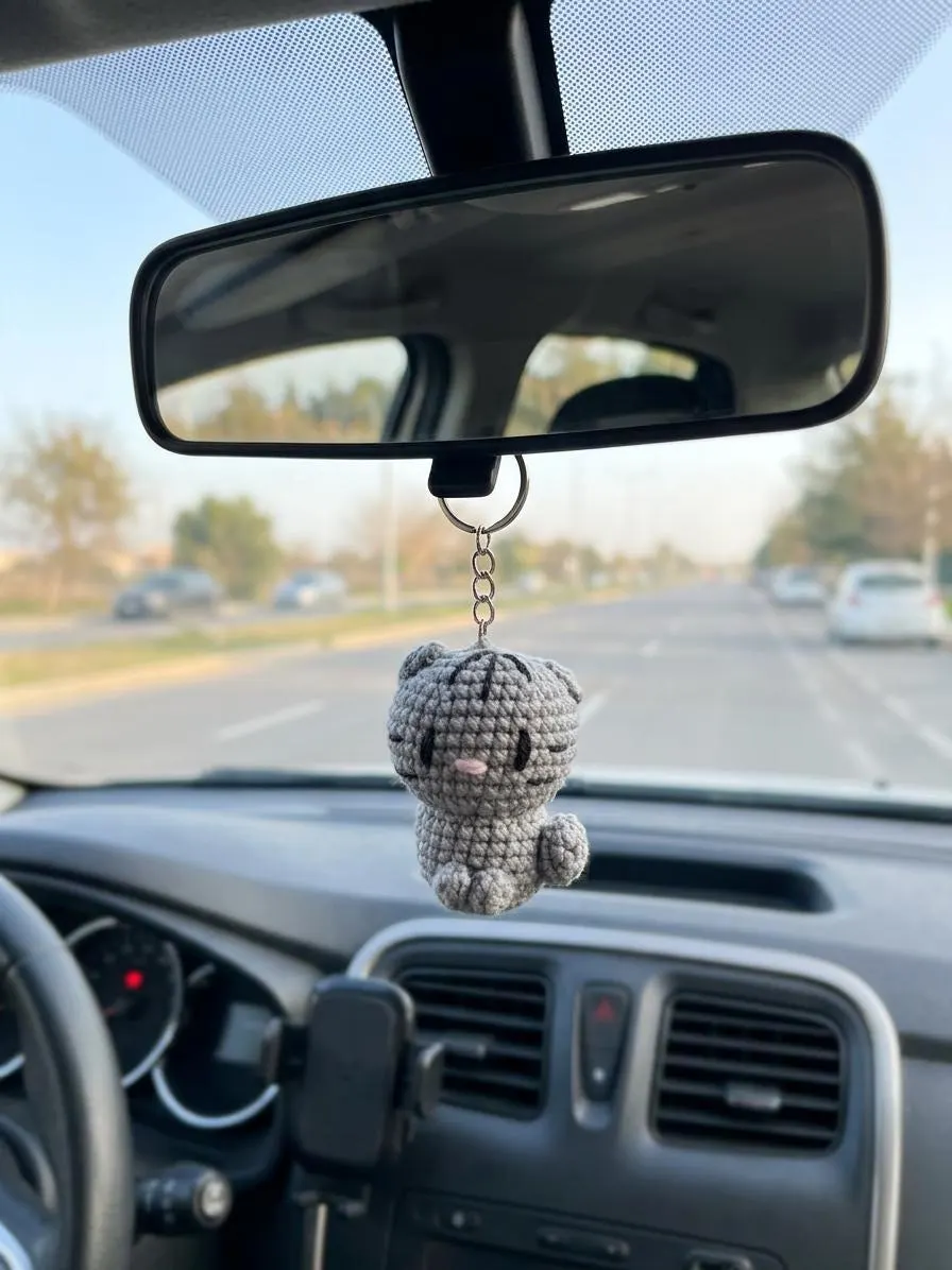 Crochet Gray Cat Keychain, product photo 1