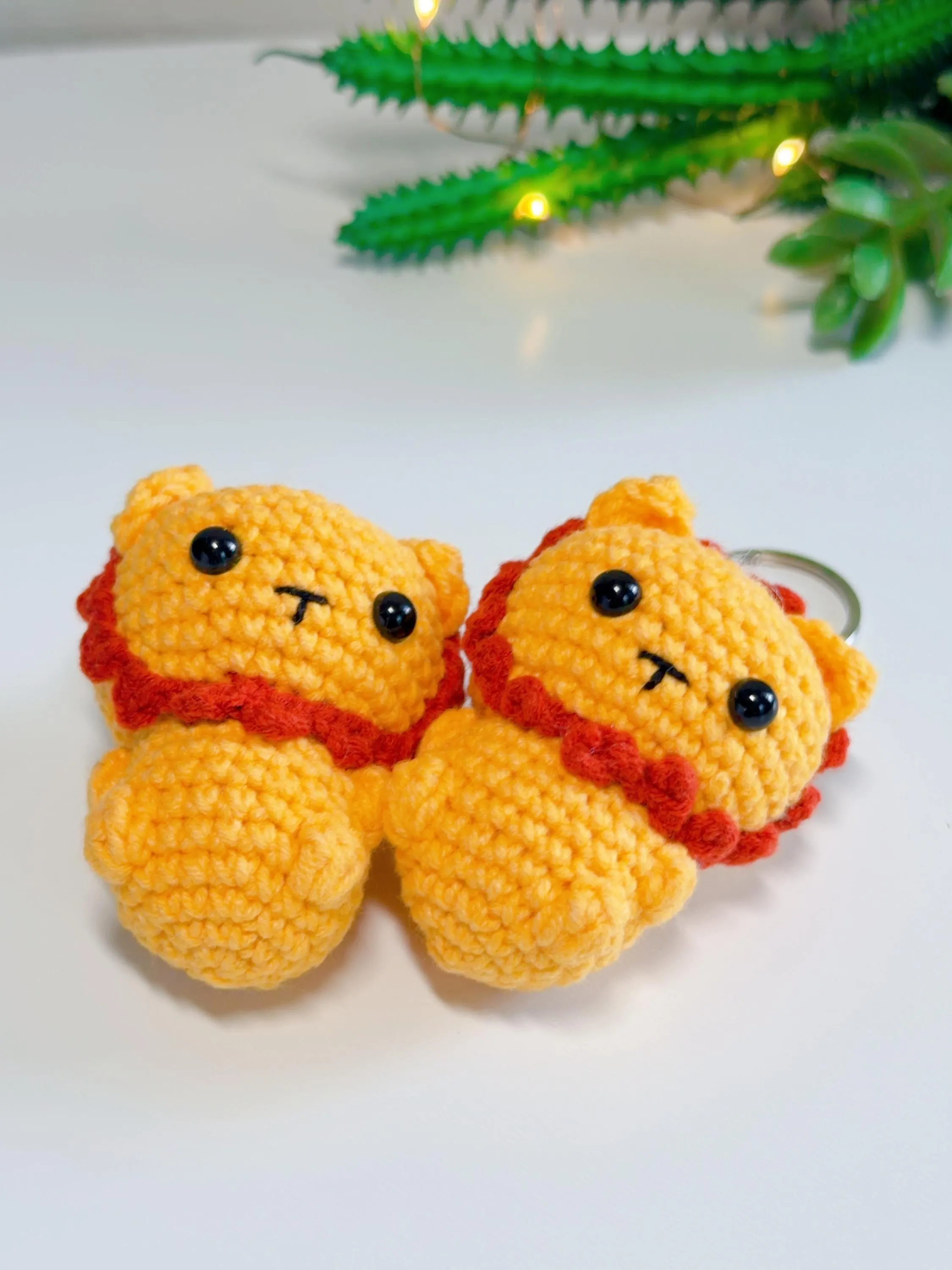 Handmade Crochet Lion Keychain, product photo 4