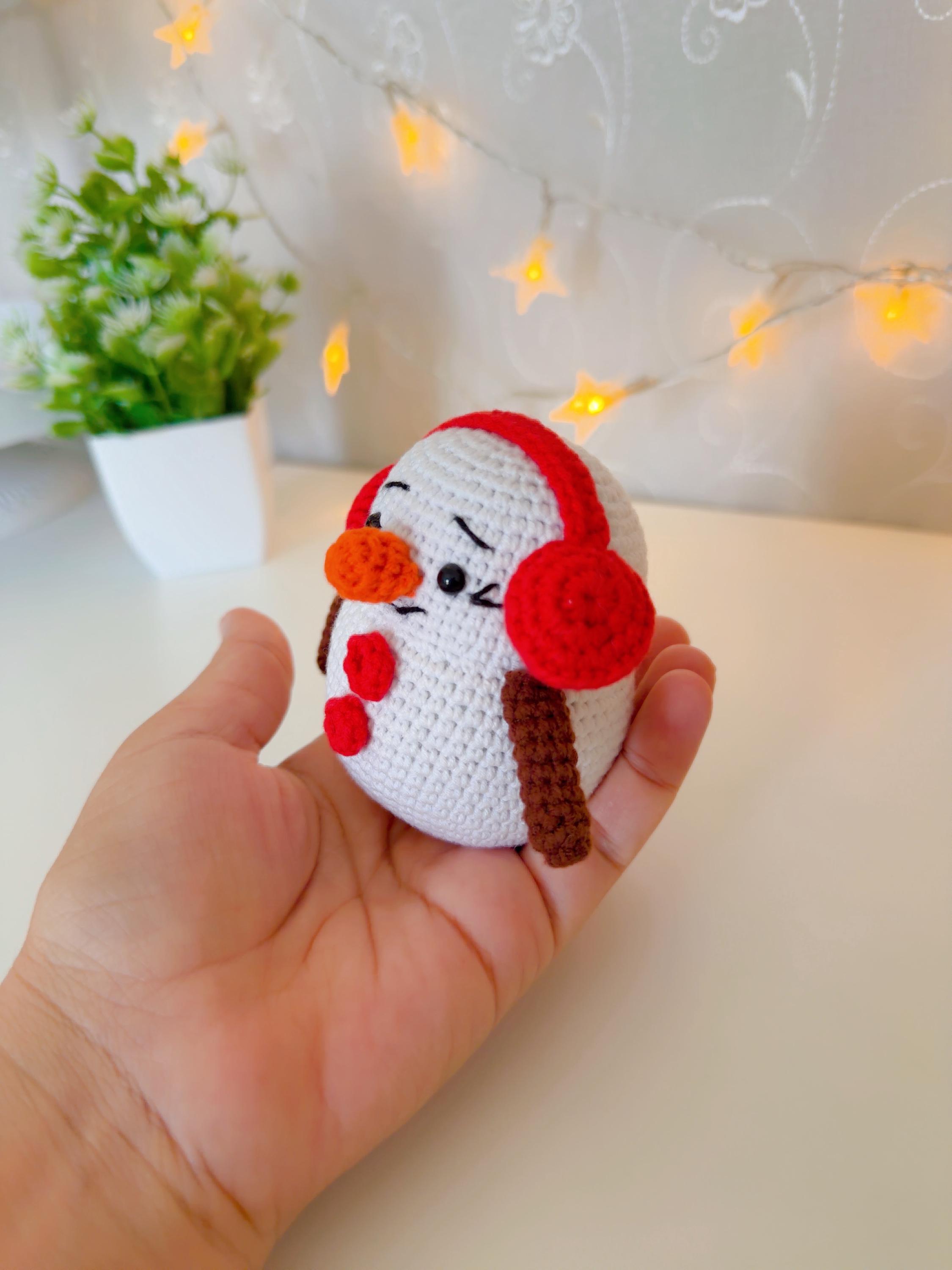 Handmade Crochet Snowman Christmas Tree Ornament, product photo 7