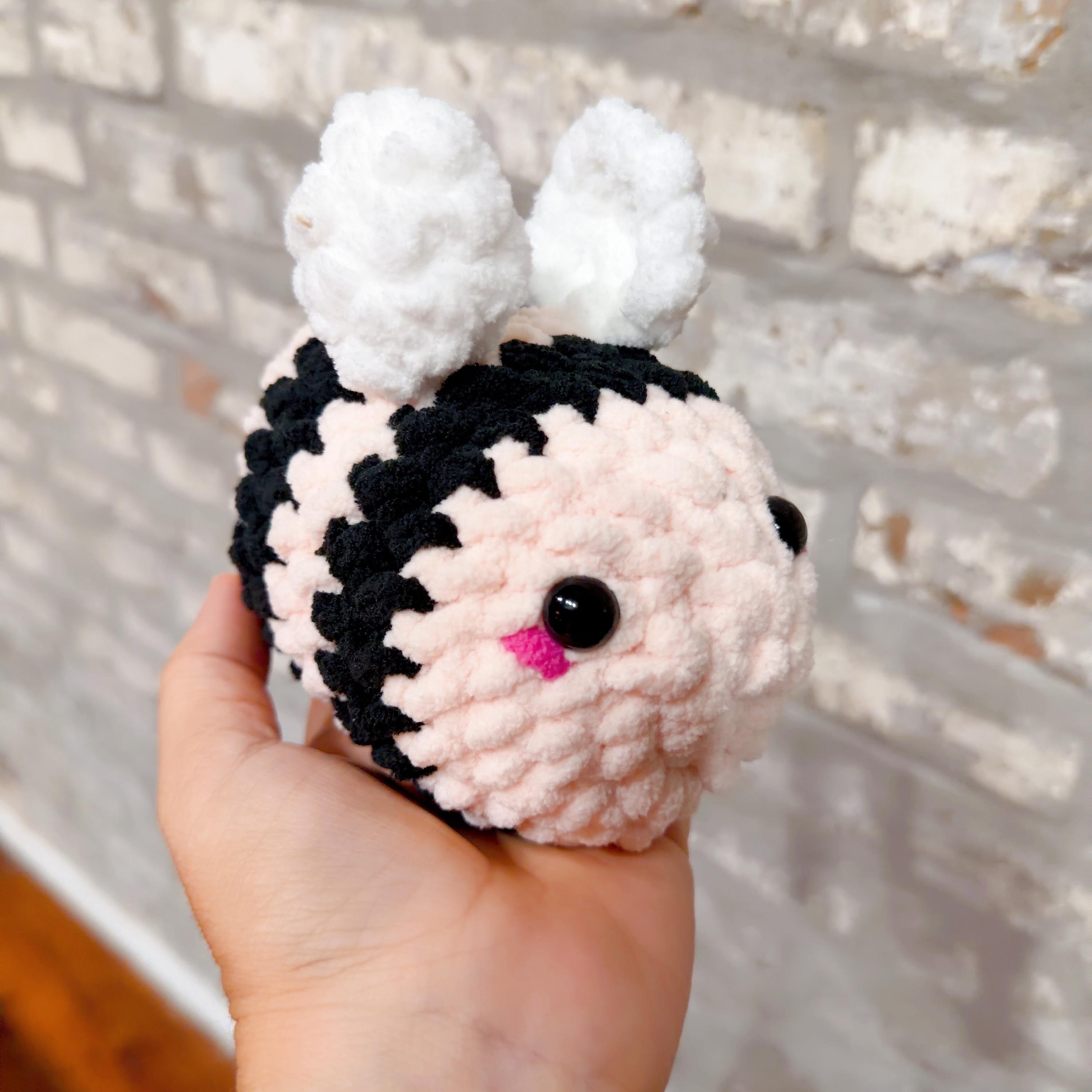 Rosie Pink Bee Crochet Pattern, product photo 13