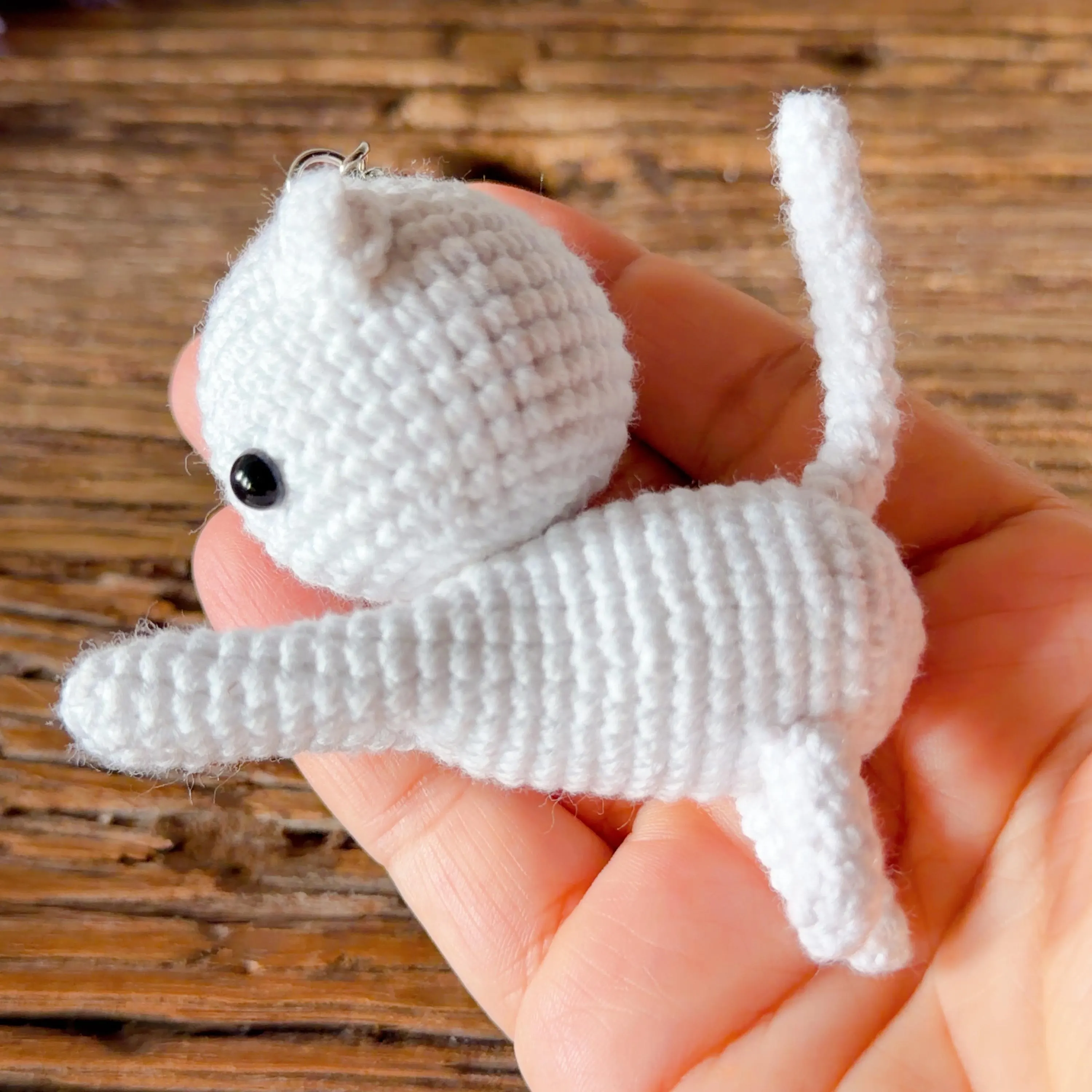 Micro Crochet Cat Keychain, product photo 1