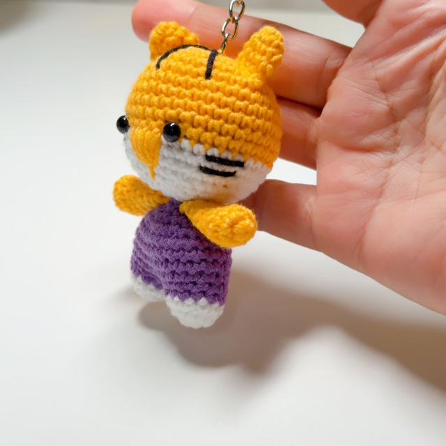 Purple Gold Tiger Crochet Keychain, product photo 13