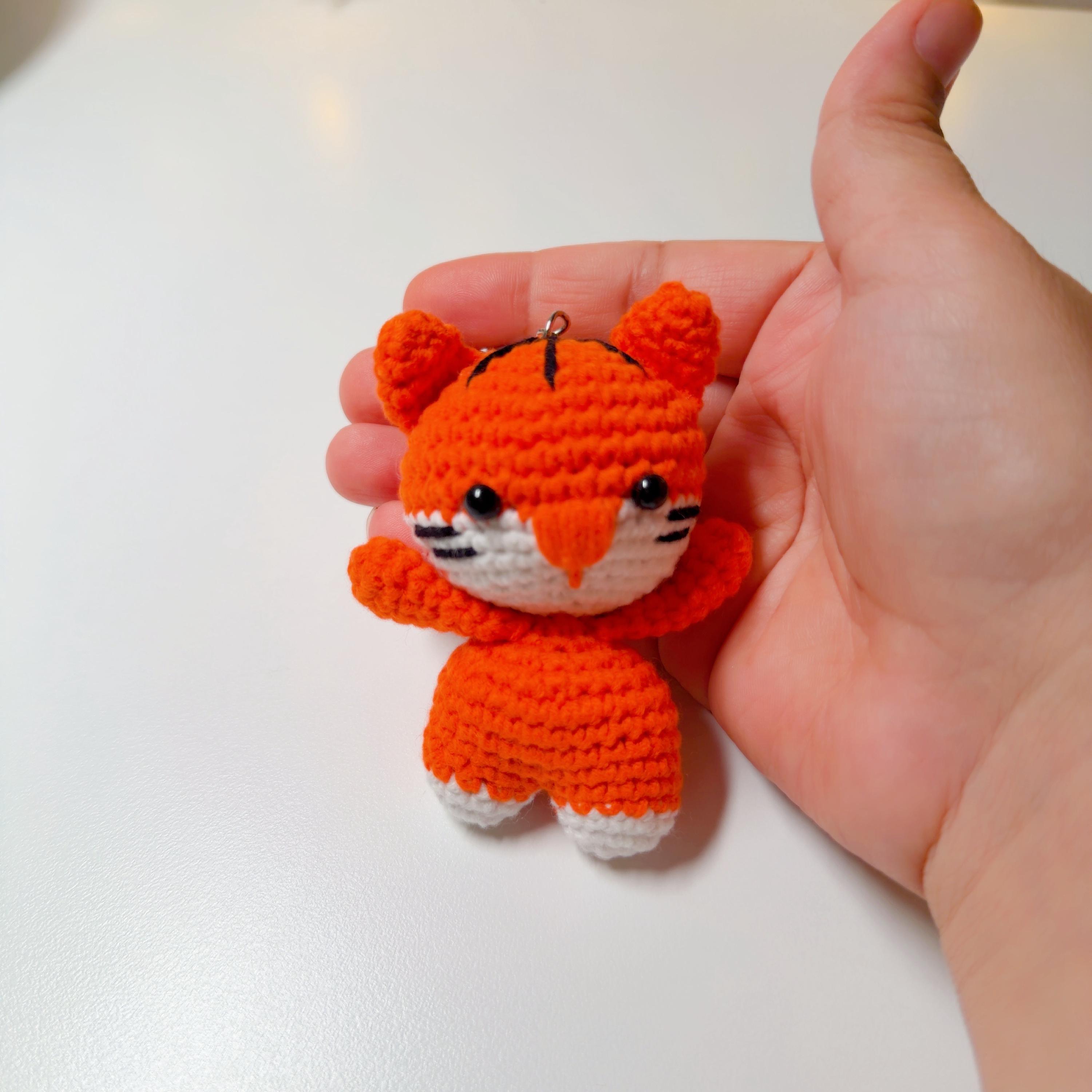 Purple Gold Tiger Crochet Keychain, product photo 6