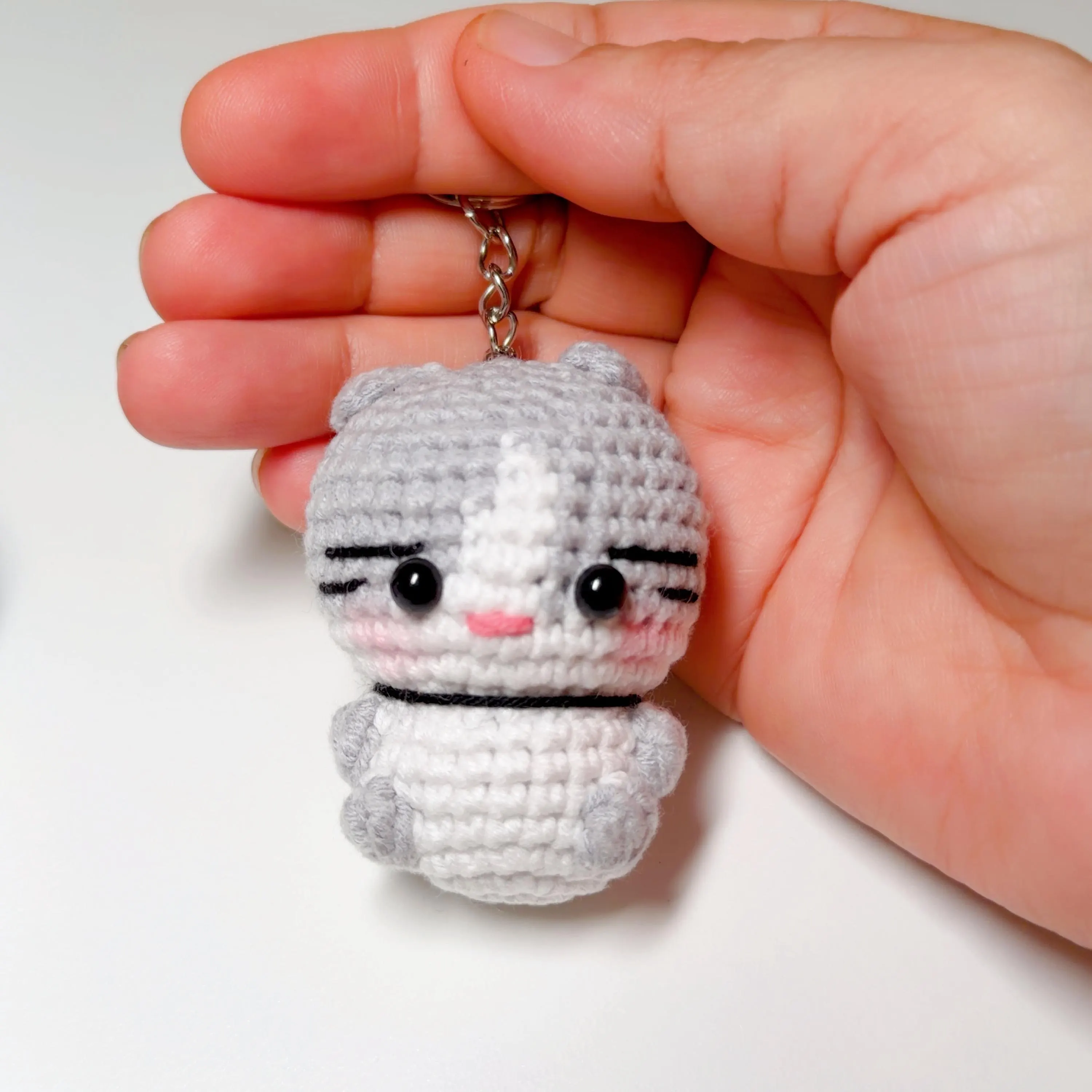 Crochet Cat Keychain, product photo 3