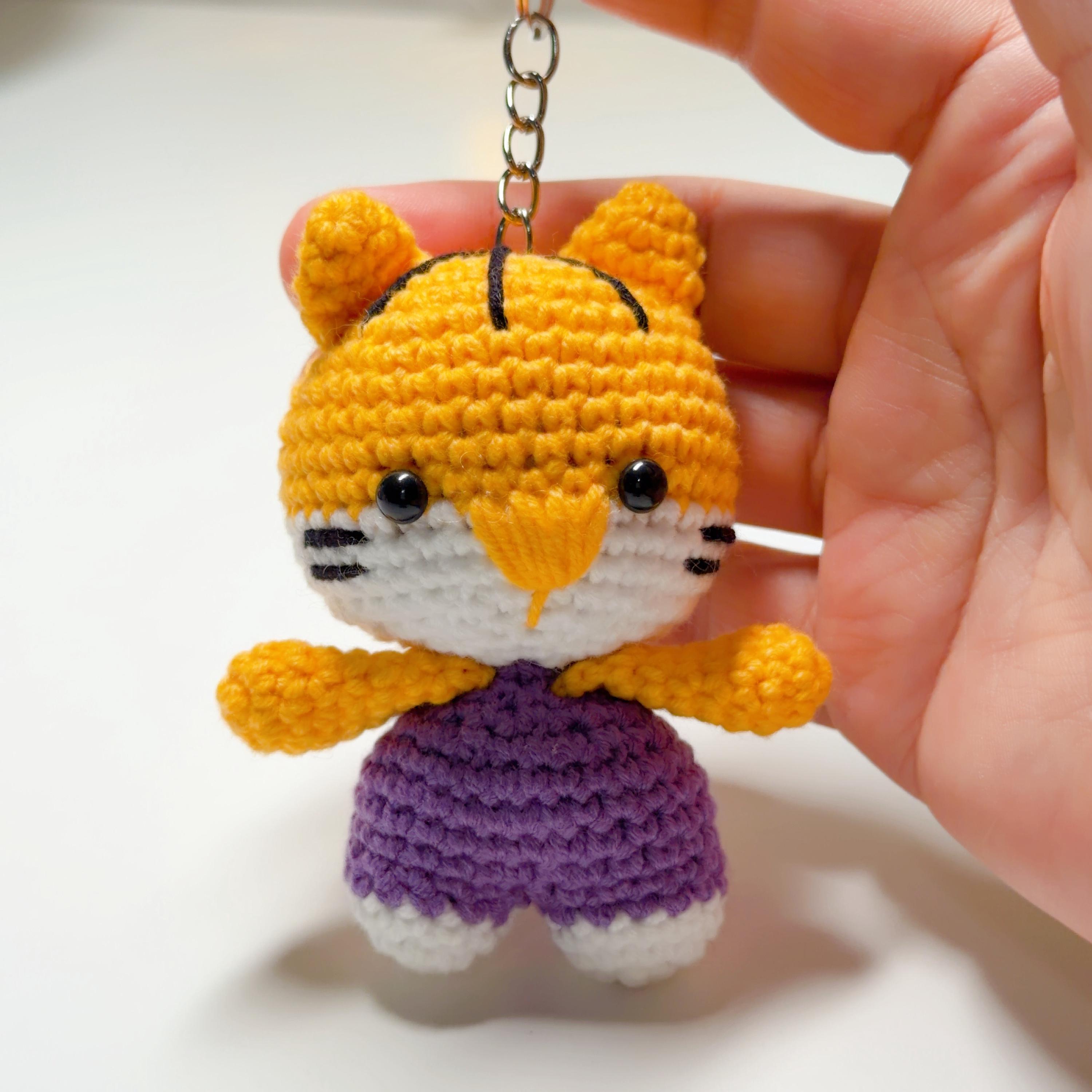 Purple Gold Tiger Crochet Keychain, product photo 5