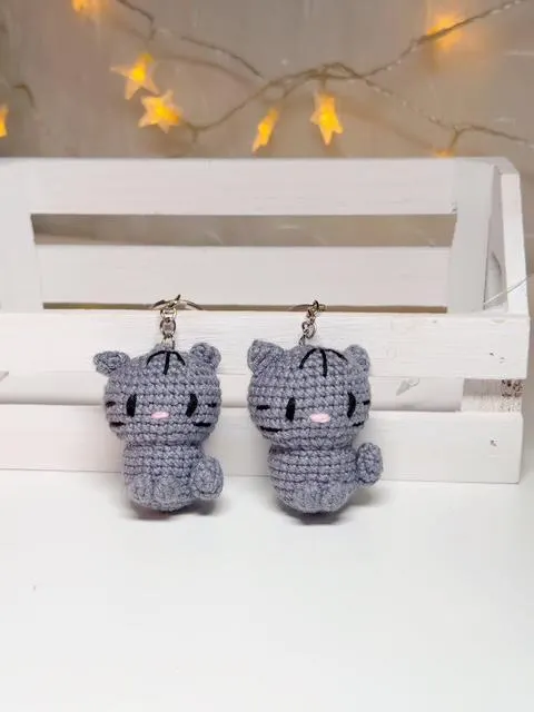 Crochet Gray Cat Keychain, product photo 8