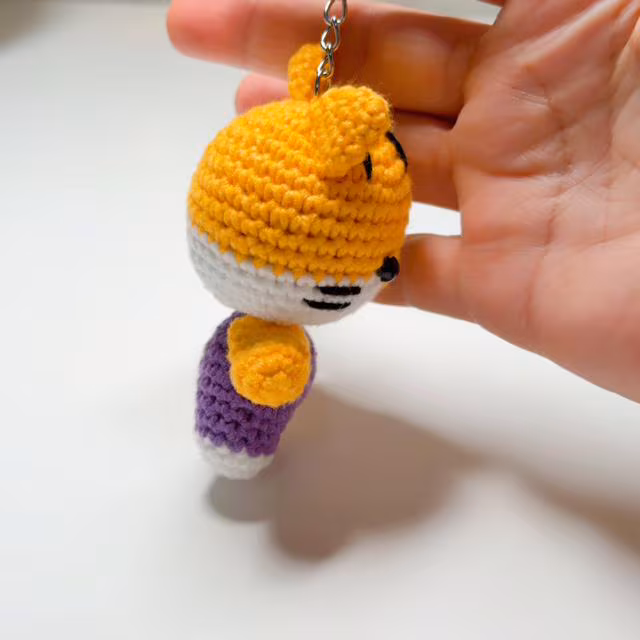 Purple Gold Tiger Crochet Keychain, product photo 12