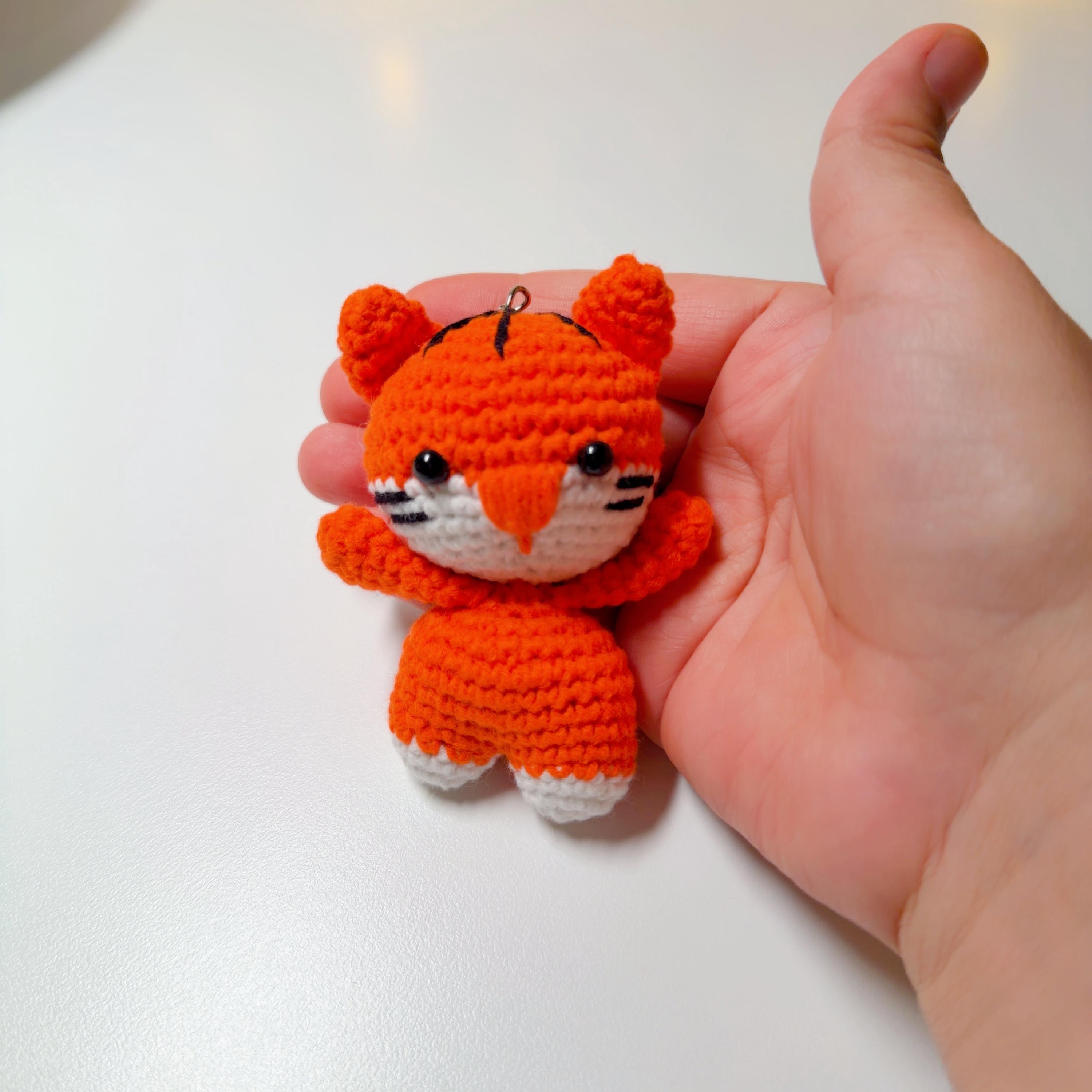 Purple Gold Tiger Crochet Keychain, product photo 8