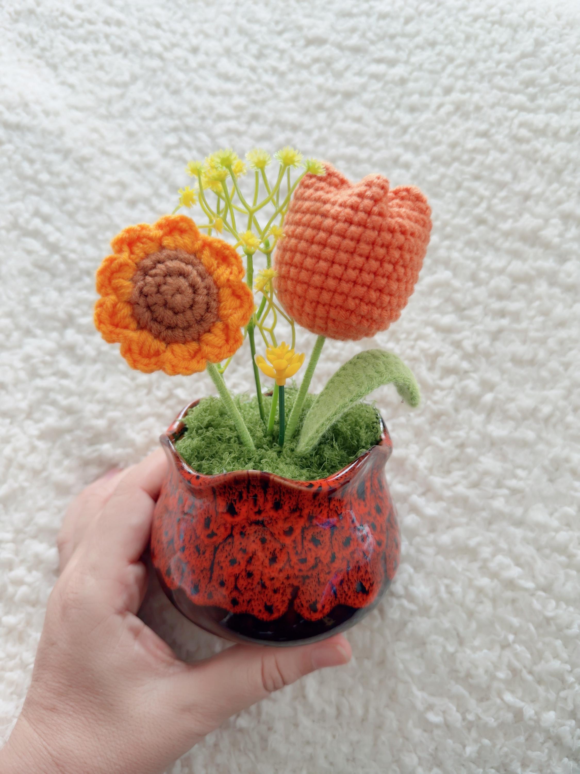 Crochet Sunflower Tulip Pot, product photo 3