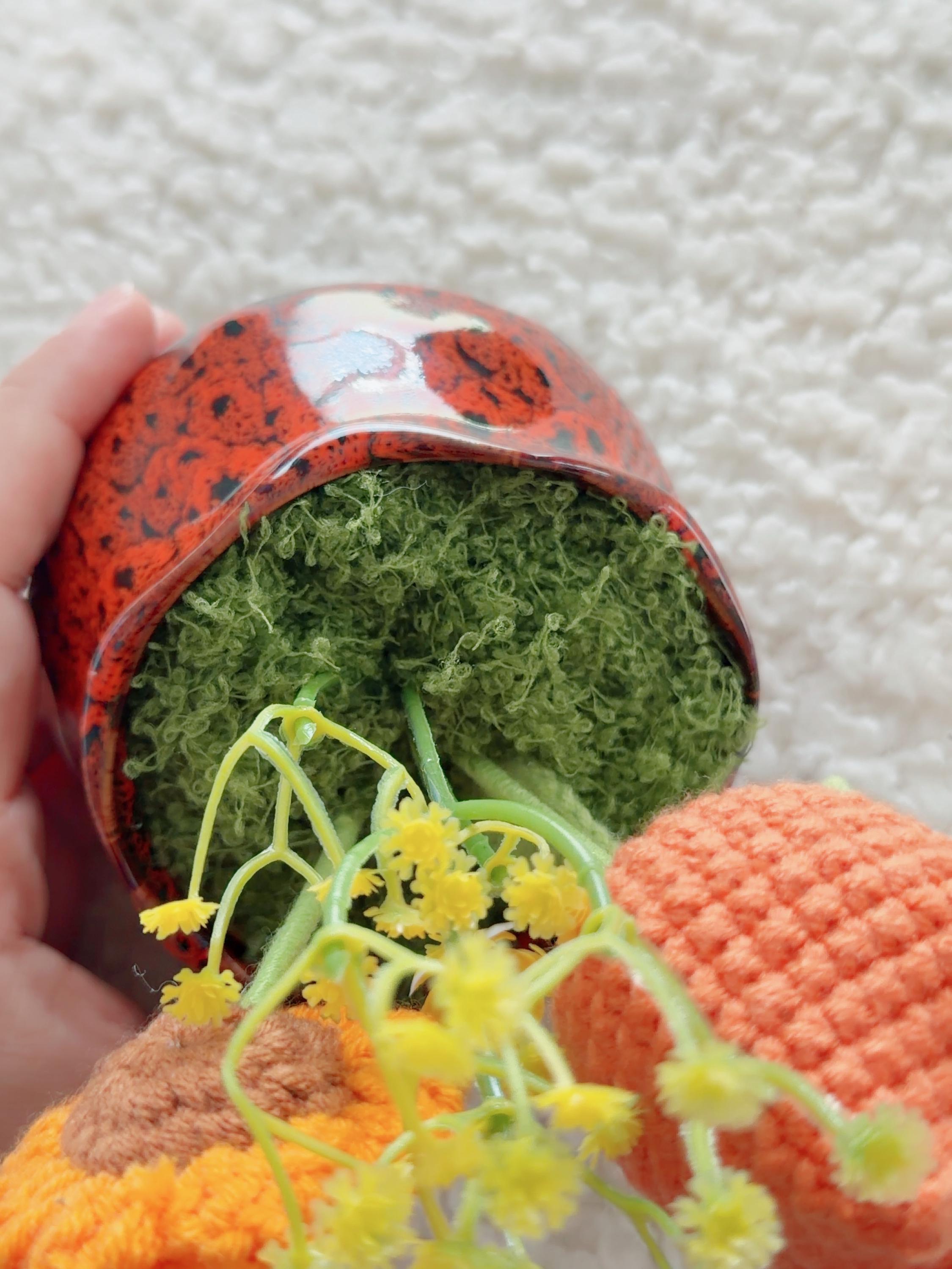 Crochet Sunflower Tulip Pot, product photo 13