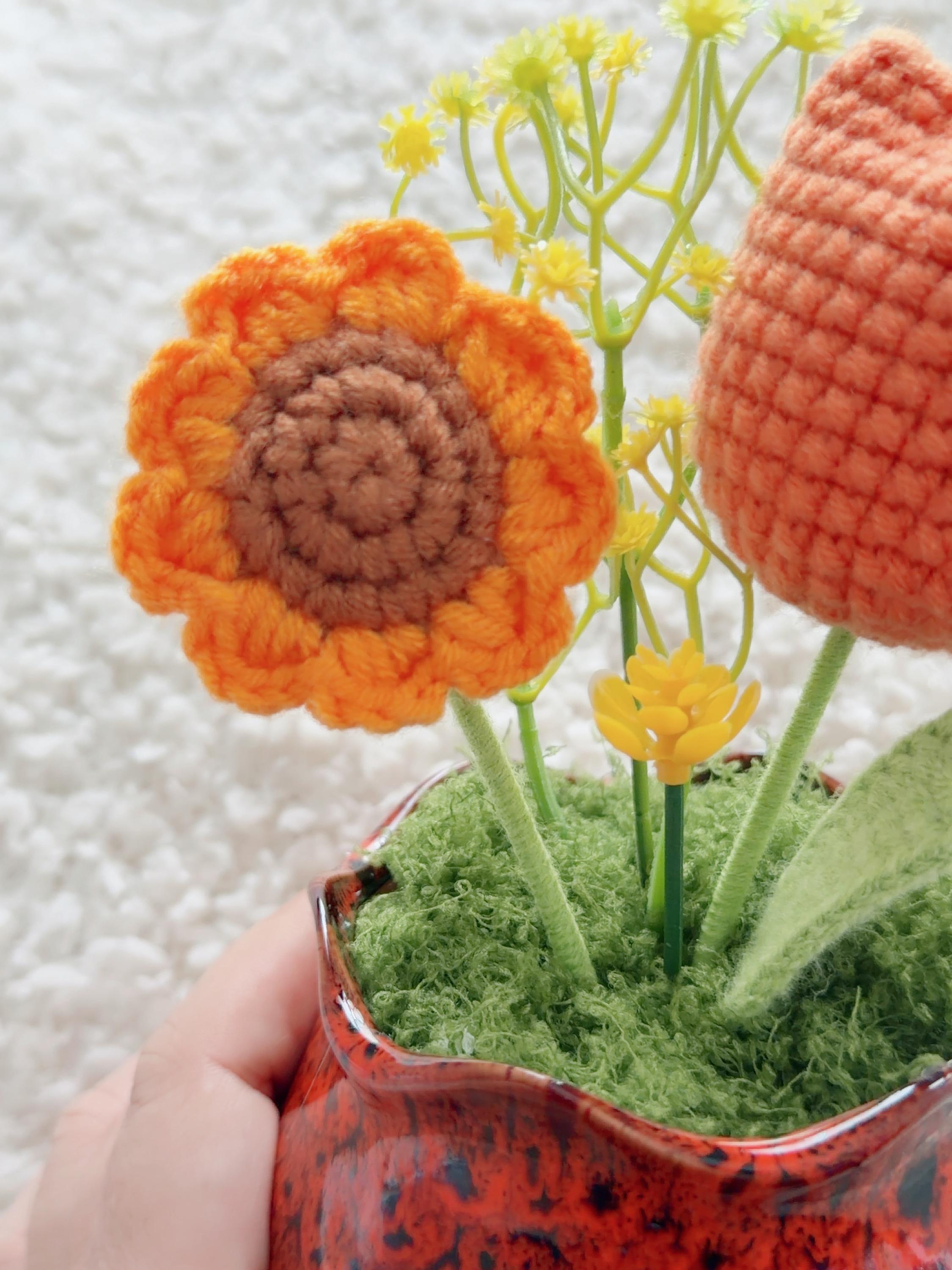 Crochet Sunflower Tulip Pot, product photo 15