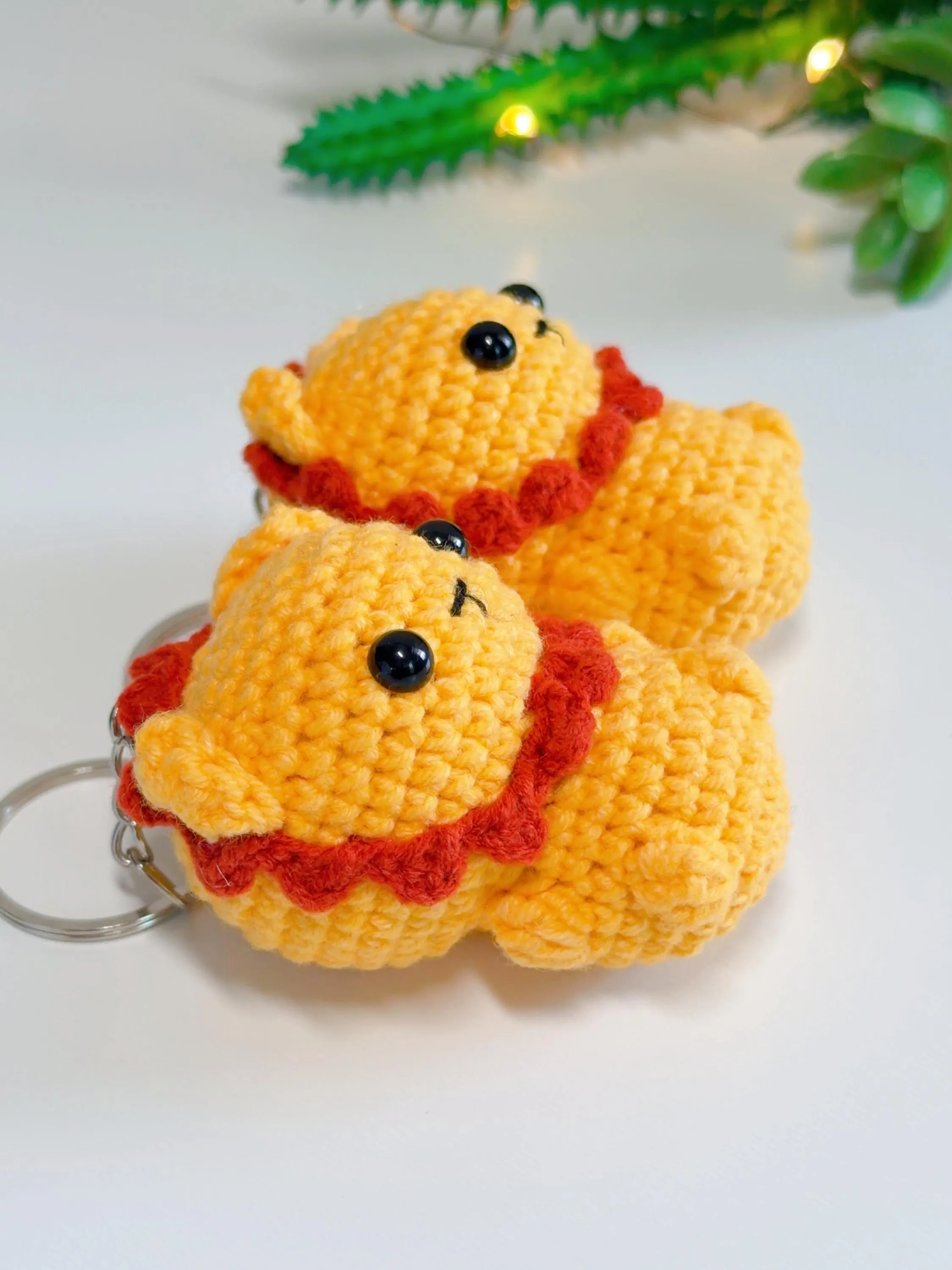 Handmade Crochet Lion Keychain, product photo 5