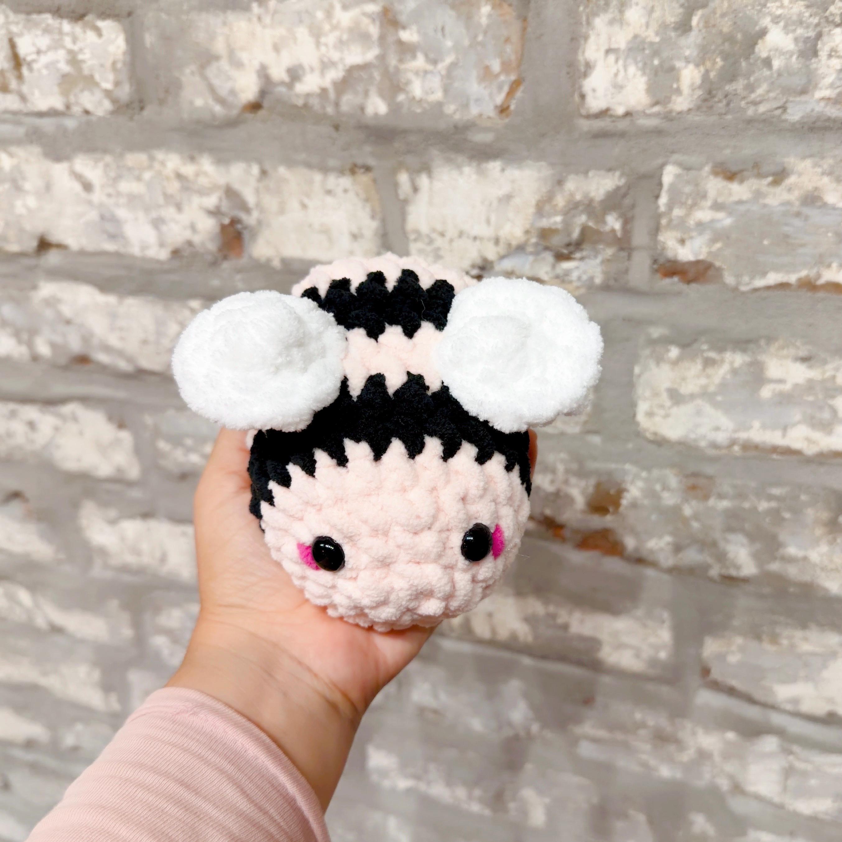 Rosie Pink Bee Crochet Pattern, product photo 8