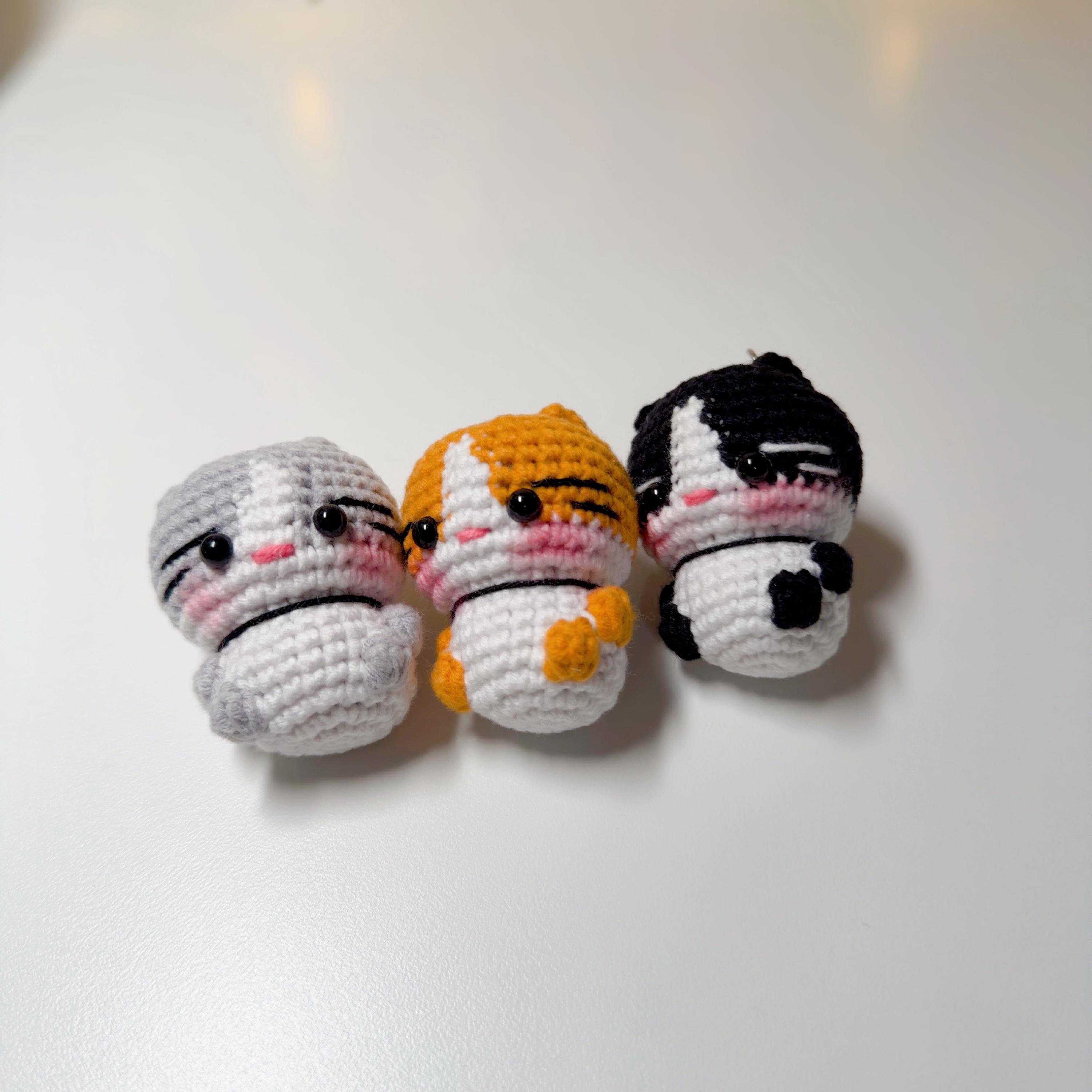 Crochet Cat Keychain, product photo 6