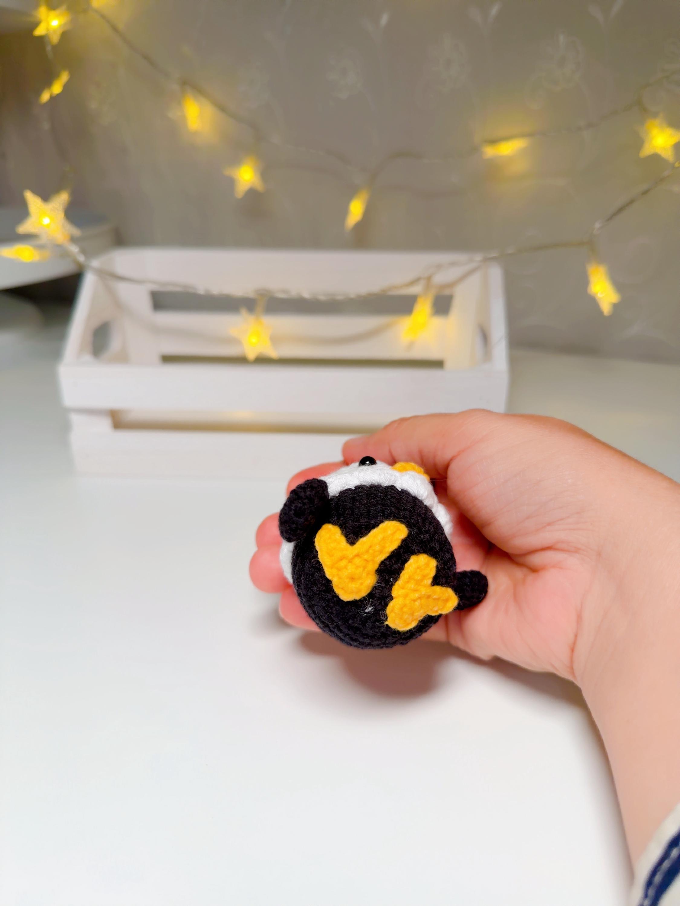 Crochet Eagle Keychain, product photo 6